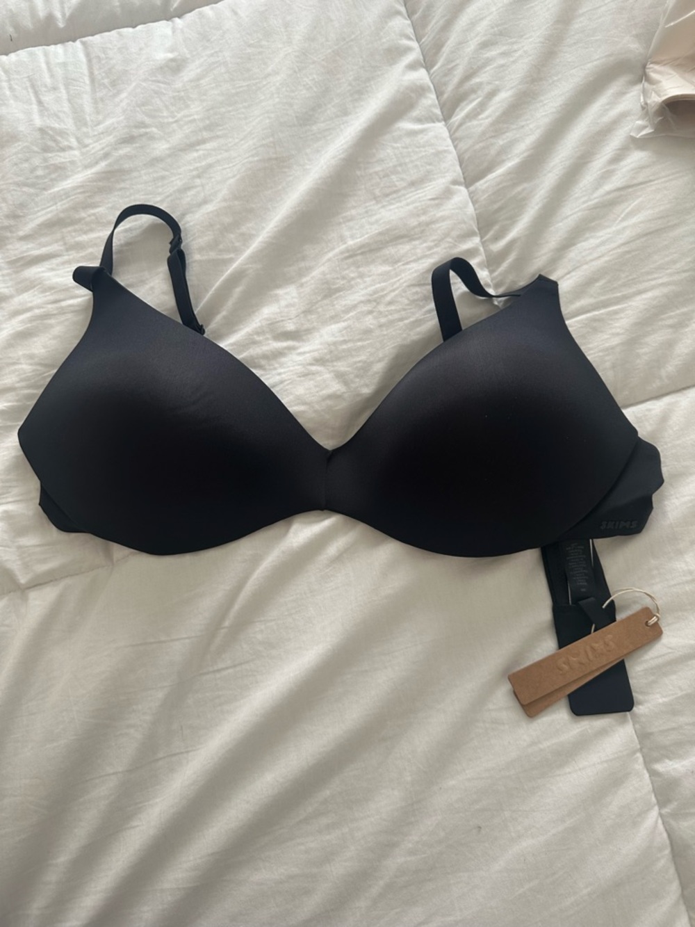 Skims Everyday Smooth T-Shirt Bra - Black
